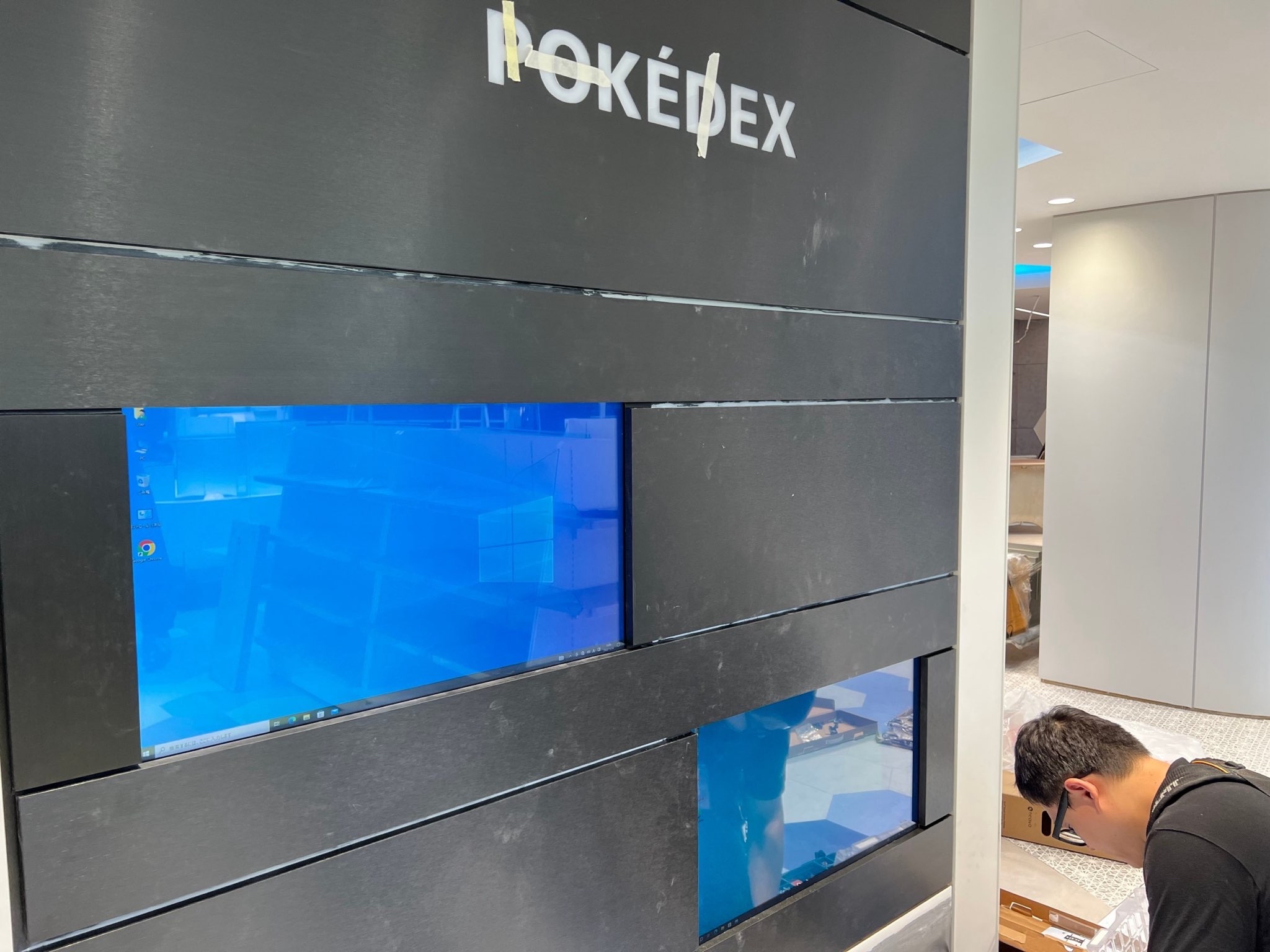 AG Neovo TX-3202 多點觸控螢幕於台北寶可夢中心施工圖